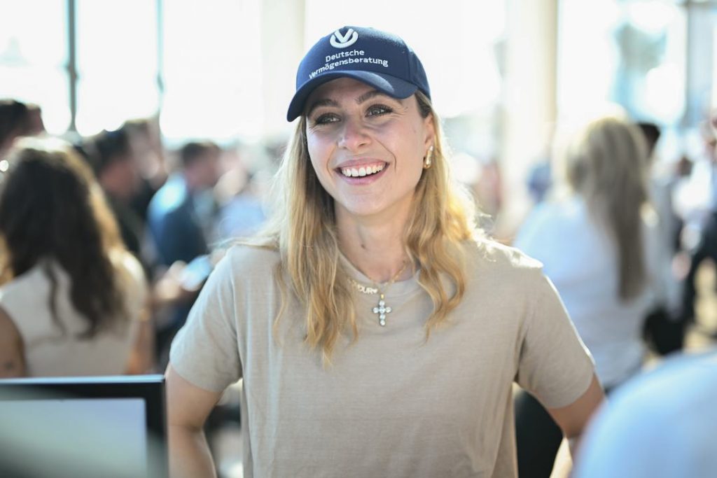 Female Formula 3 Driver
Sophia Flörsch